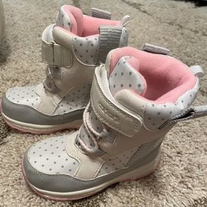 Carter’s toddler girl snow boots